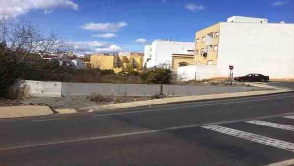 Terreno en avenida de 28 de Febrero