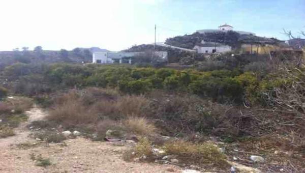 Terreno en avenida de 28 de Febrero