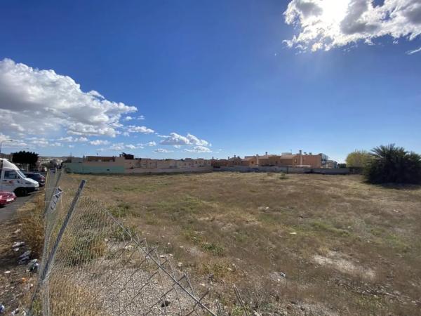 Terreno en calle Tórtola