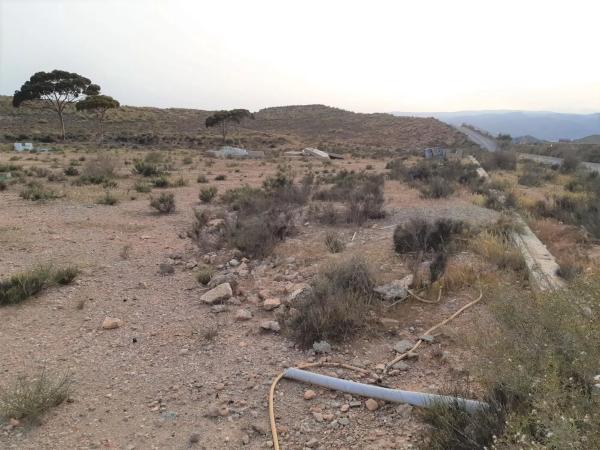 Terreno en calle Regaliz