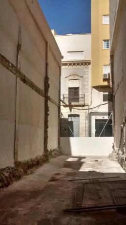 Terreno en calle Granada, 36