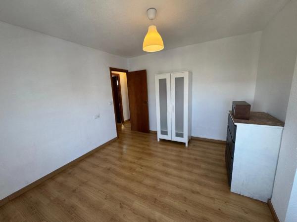 Piso en calle Guardamar