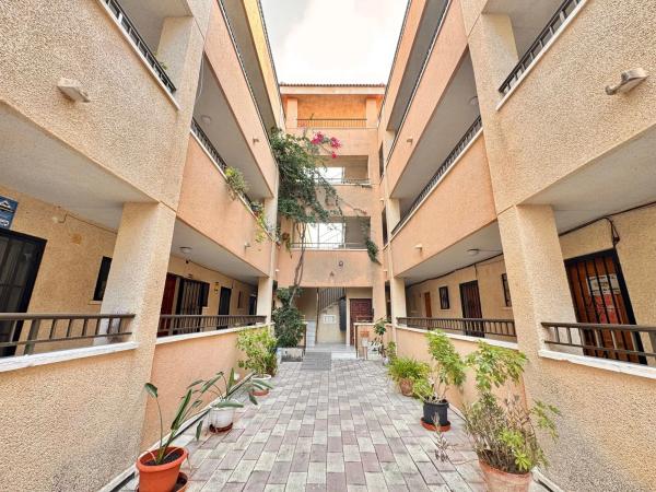 Estudio en avenida Robleda, 11