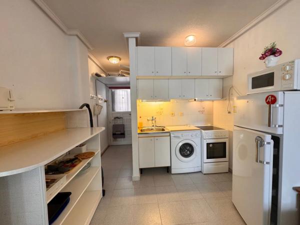 Estudio en avenida Robleda, 11