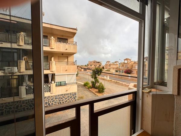 Estudio en avenida Robleda, 11