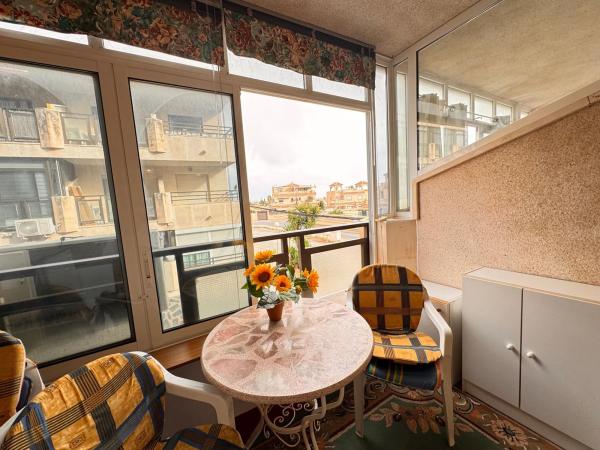 Estudio en avenida Robleda, 11