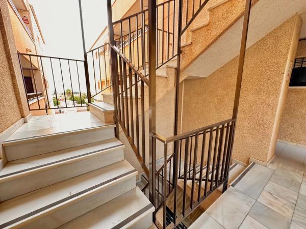 Estudio en avenida Robleda, 11