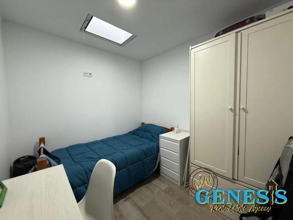 Chalet adosado en calle Saeta, 52