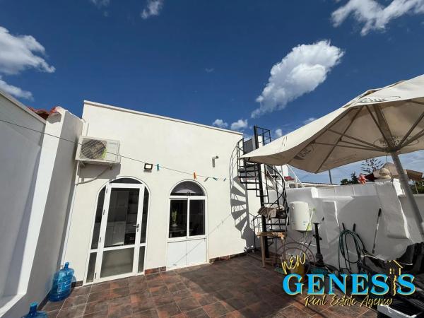 Chalet adosado en calle Saeta, 52