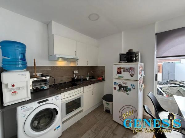 Chalet adosado en calle Saeta, 52