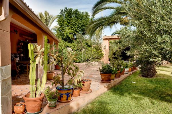 Casa independiente en calle huelma