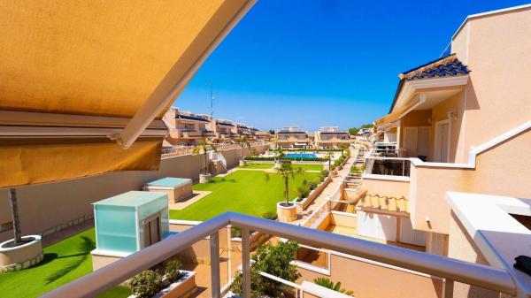 Dúplex en Barrio Los Balcones - Los Altos del Edén