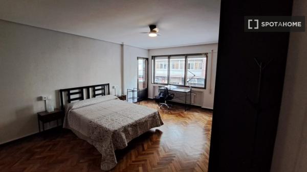 Room shared, Plaza España, Valladolid