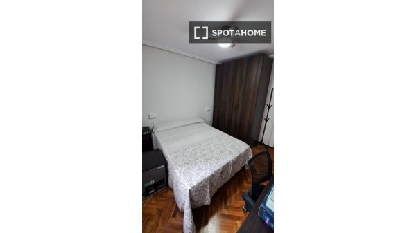 Room shared, Plaza España, Valladolid