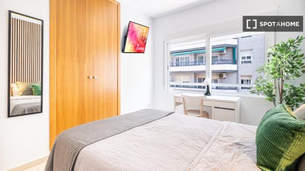 Habitación en piso compartido en alquiler, Alicante