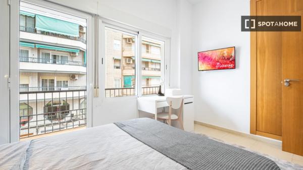 Habitación en piso compartido en alquiler, Alicante