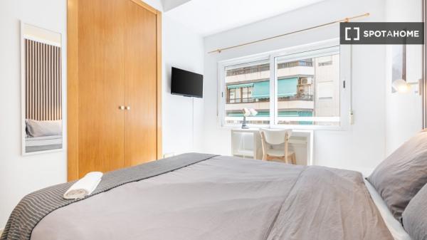 Habitación en piso compartido en alquiler en Alicante