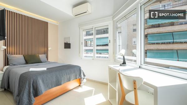 Habitación en piso compartido en alquiler en Alicante