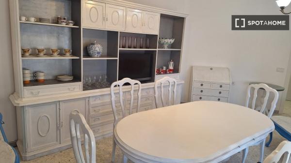 Piso en alquiler de 3 habitaciones en Plaza de Toros, Almería