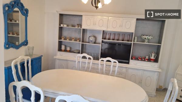 Piso en alquiler de 3 habitaciones en Plaza de Toros, Almería