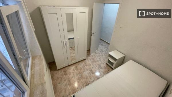 Apartamento de 3 dormitorios en Alicante