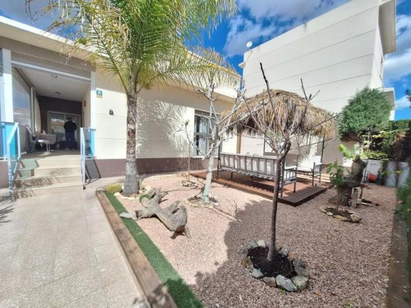 Chalet pareado en calle Alicante