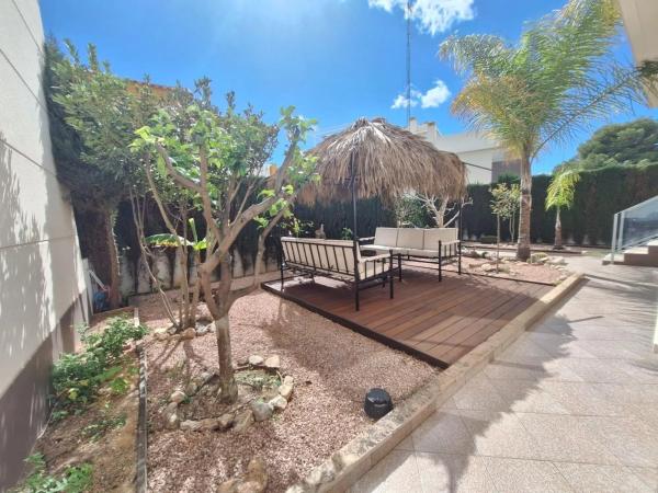 Chalet pareado en calle Alicante