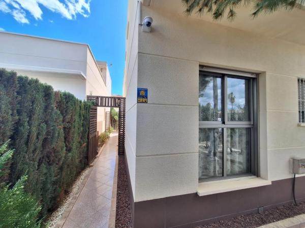 Chalet pareado en calle Alicante