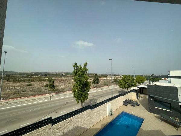 Casa independiente en calle Vicente Aleixandre