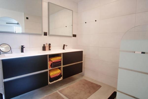 Chalet pareado en calle Pilar Miró