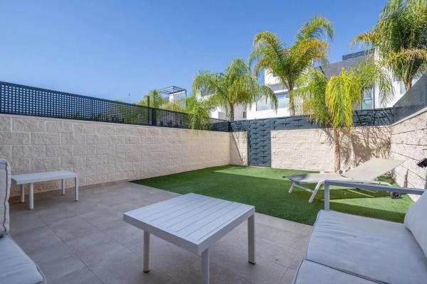 Chalet adosado en avenida de Zamora, 22