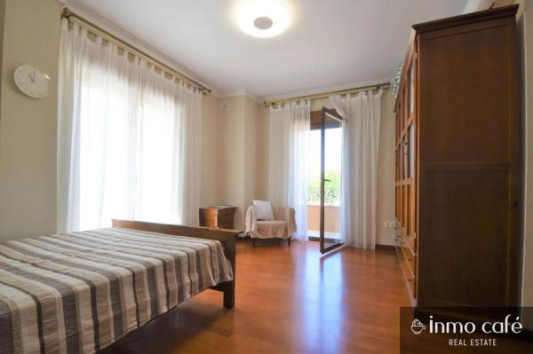 Casa independiente en calle de los Almendros