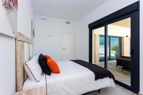 Casa independiente en calle Ruperto Chapi s/n