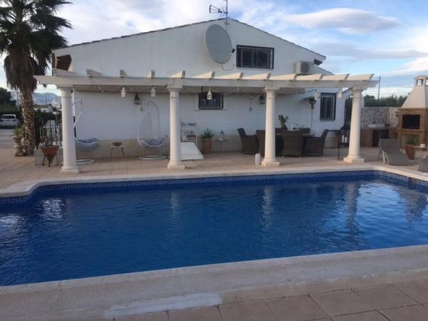 Casa independiente en Lugar Escorredor