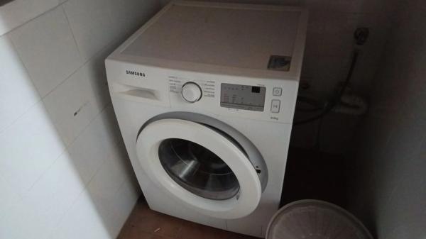 Piso en avenida Reina Sofia, 4