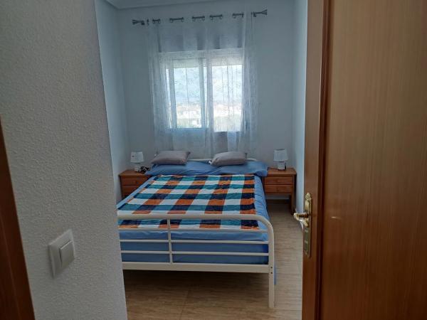 Piso en avenida Reina Sofia, 4