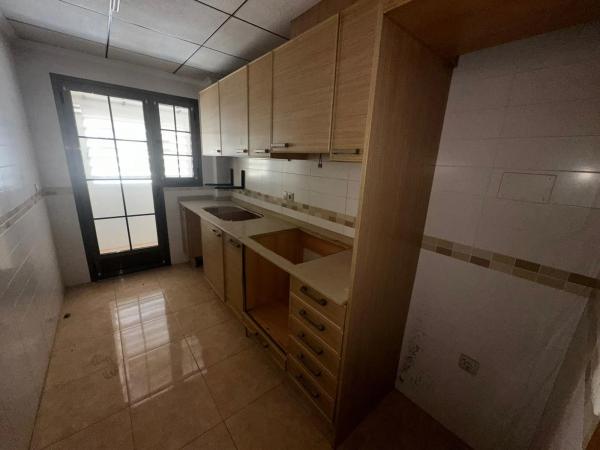 Piso en avenida Reina Sofia, 8