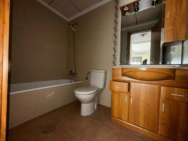 Piso en avenida Reina Sofia, 8