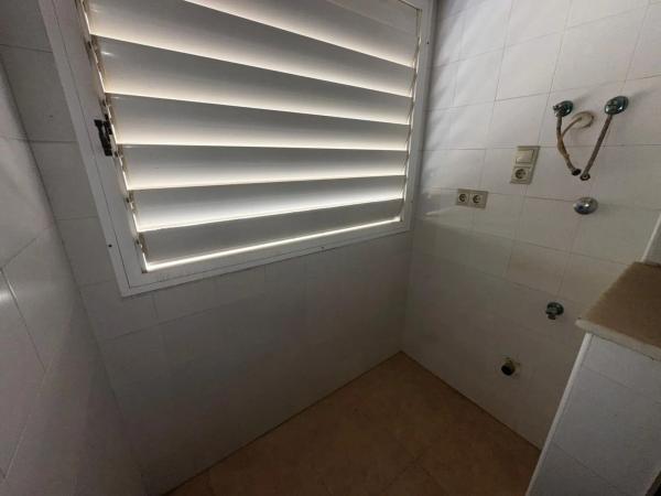 Piso en avenida Reina Sofia, 8