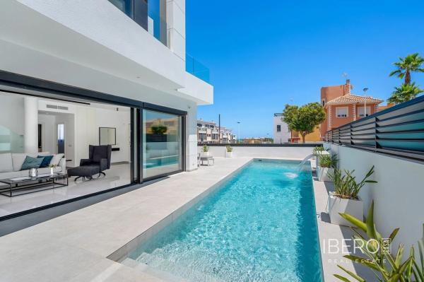 Casa independiente en avenida de Cervantes