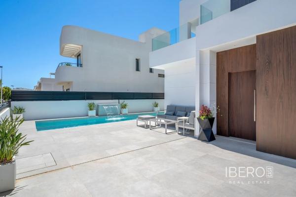 Casa independiente en avenida de Cervantes