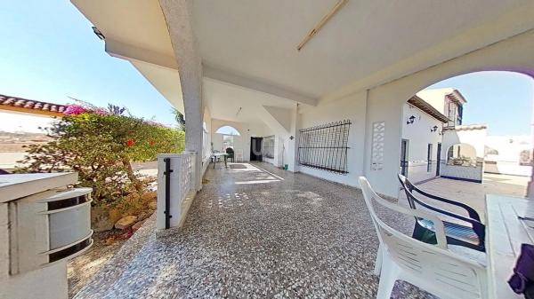 Chalet en Los Montesinos