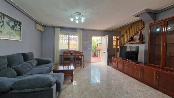 Chalet en Los Montesinos