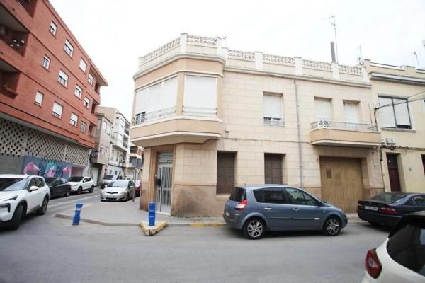 Casa independiente en calle Gabriel Sijé