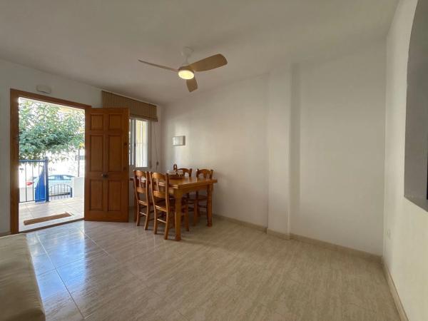 Casa de pueblo en calle Francisco Quevedo