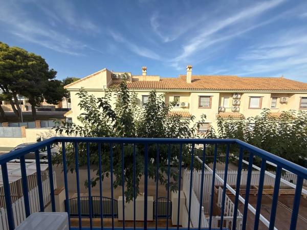 Casa de pueblo en calle Francisco Quevedo