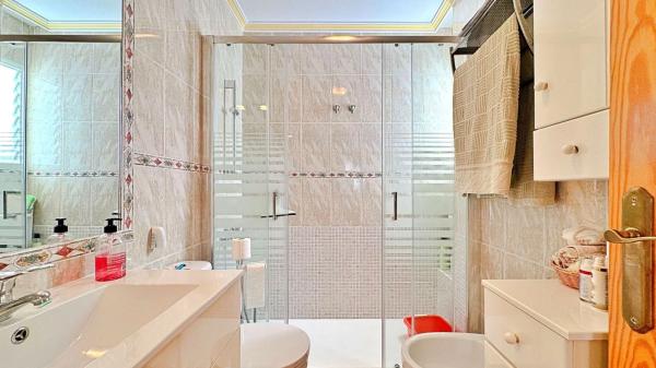 Piso en calle Alhambra, 3