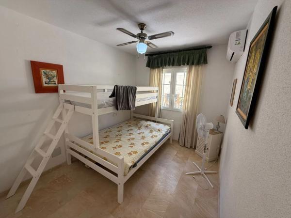 Chalet en calle Anfora, 37