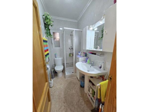 Casa independiente en calle Luis Gordillo