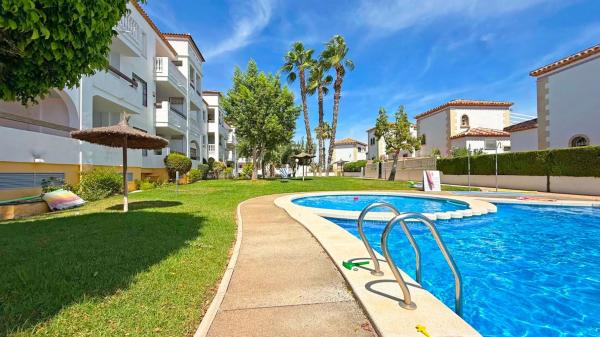 Piso en calle Tomás Bretón, 16